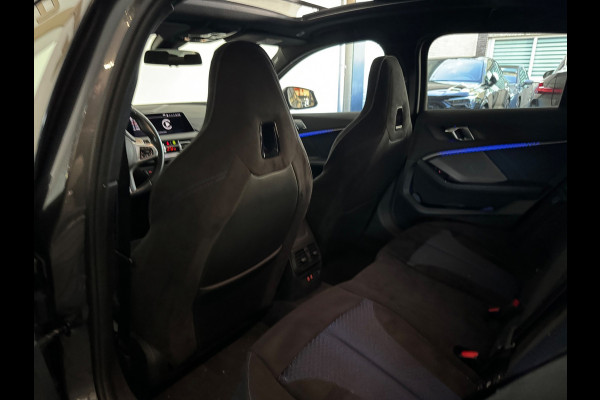 BMW 1-serie M135i xDrive Pano|H/K|Kuipstoelen|Camera|Sfeer