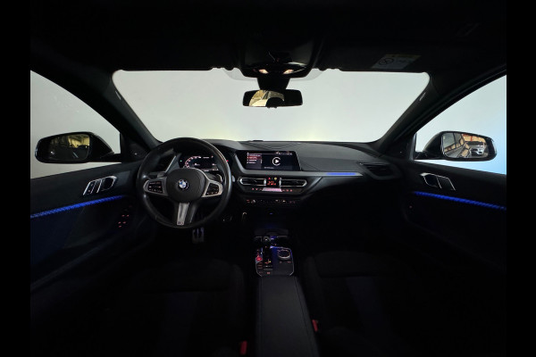 BMW 1-serie M135i xDrive Pano|H/K|Kuipstoelen|Camera|Sfeer