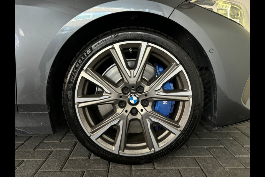 BMW 1-serie M135i xDrive Pano|H/K|Kuipstoelen|Camera|Sfeer