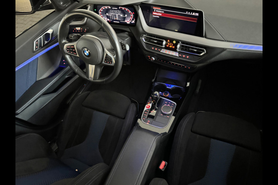 BMW 1-serie M135i xDrive Pano|H/K|Kuipstoelen|Camera|Sfeer