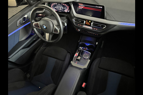 BMW 1-serie M135i xDrive Pano|H/K|Kuipstoelen|Camera|Sfeer