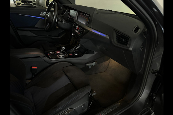 BMW 1-serie M135i xDrive Pano|H/K|Kuipstoelen|Camera|Sfeer