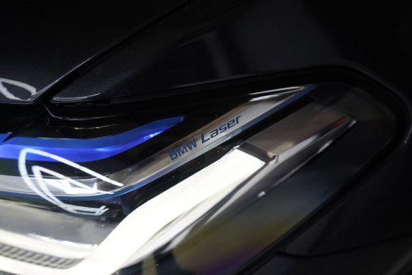 BMW 5 Serie 520d Business Edition Plus | PANO | STOELVENTILATIE | HEADS UP