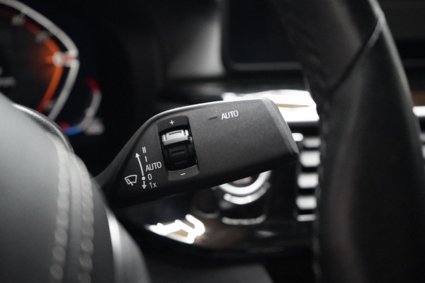 BMW 5 Serie 520d Business Edition Plus | PANO | STOELVENTILATIE | HEADS UP