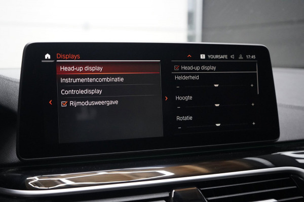 BMW 5 Serie 520d Business Edition Plus | PANO | STOELVENTILATIE | HEADS UP