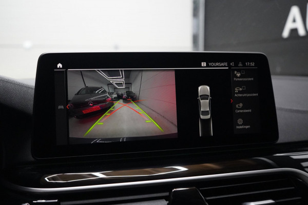 BMW 5 Serie 520d Business Edition Plus | PANO | STOELVENTILATIE | HEADS UP