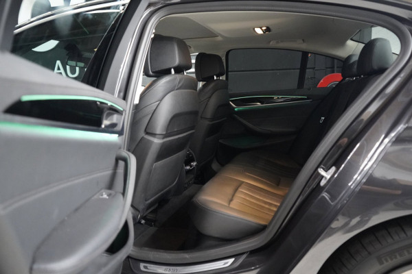 BMW 5 Serie 520d Business Edition Plus | PANO | STOELVENTILATIE | HEADS UP