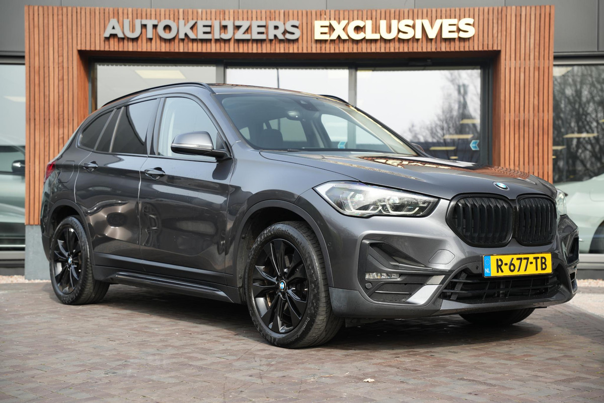 BMW X1 xDrive25e High Executive Panoramadak Adapt Cruise Half leer sport Navi