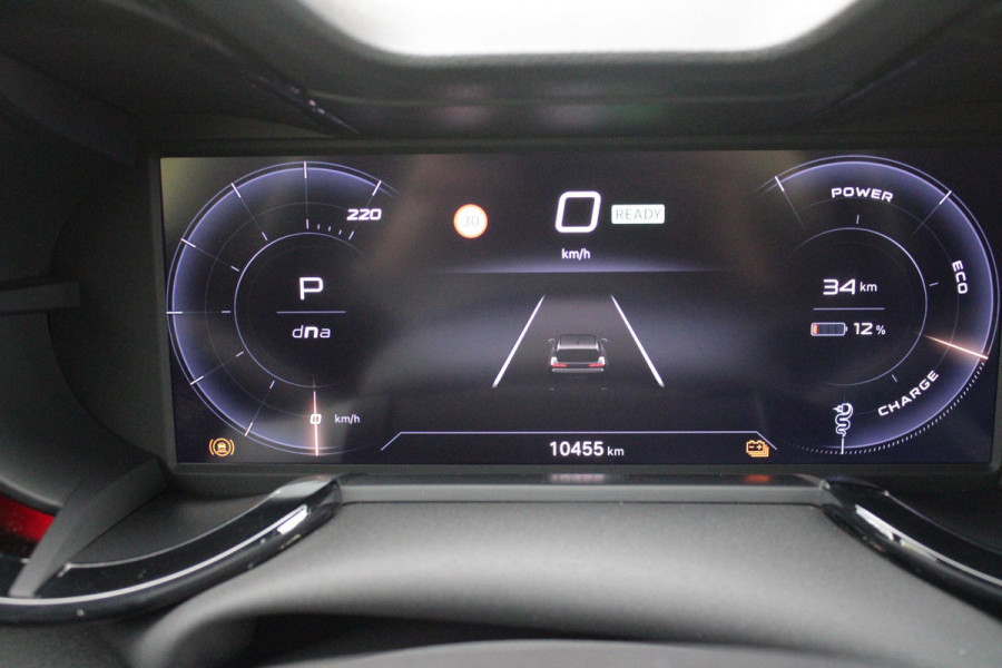 Alfa Romeo junior ELETTRICA SPECIALE 156PK 54 kWh | TECHNOLOGIE PAKKET (O.A. FULL LED ADAPTIVE MATRIX KOPLAMPEN/DODEHOEK DETECTIE/DRAADLOZE TELEFOONLADER/ACHTERUITRIJ CAMERA/PARKEERSENSOREN VOOR, ACHTER,ZIJKANT) | DRAADLOZE APPLE CARPLAY/ANDROID AUTO | CLIMATE CONTROL | ELEKTRISCH BEDIENBARE ACHTERKLEP | STOEL VERWARMING | ELEKTRISCH BEDIENBARE VOORSTOEL MET MASAGEFUNCTIE | VERKEERSBORDEN HERKENNING | ADAPTIVE CRUISE CONTROL | KEYLESS ENTRY/START |