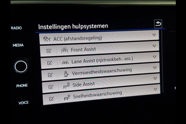 Volkswagen T-Roc 1.5 TSI R-Line DSG | IQ LIGHT | CAMERA | KEYLESS | ASCOT GREY