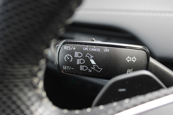 Škoda ENYAQ iV 60 Sportline / SoH 93,4% / Camera / Leder&Alcantara / Matrix LED / Keyless / 20'' / CarPlay / Stuur+Stoelverwarmd / DAB / Cruise Control