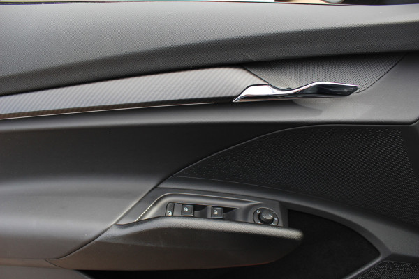 Škoda ENYAQ iV 60 Sportline / SoH 93,4% / Camera / Leder&Alcantara / Matrix LED / Keyless / 20'' / CarPlay / Stuur+Stoelverwarmd / DAB / Cruise Control