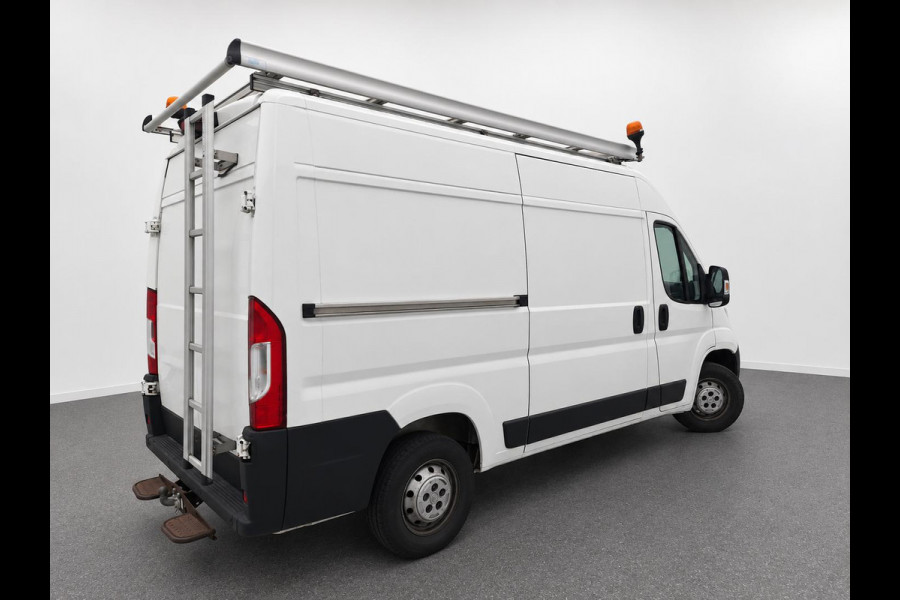 Peugeot Boxer 2.2 BlueHDi 165PK Premium L2H2 Trekhaak Navigatie Camera Airco Bluetooth Cruise Control  Bumperopstap Achter Dakladder Parkeersensoren Lane Warning Departure