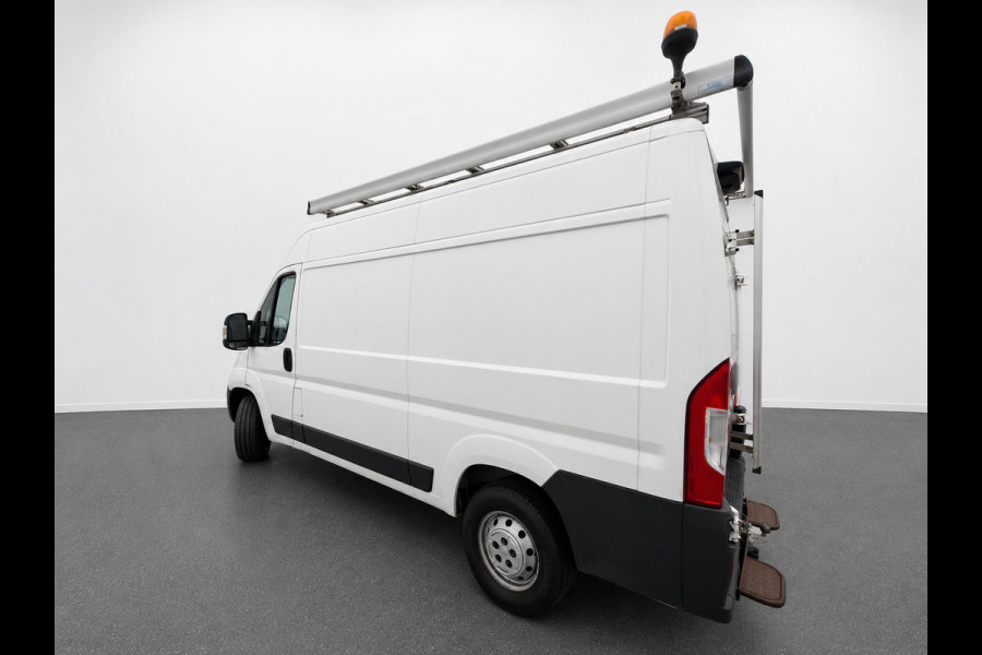 Peugeot Boxer 2.2 BlueHDi 165PK Premium L2H2 Trekhaak Navigatie Camera Airco Bluetooth Cruise Control  Bumperopstap Achter Dakladder Parkeersensoren Lane Warning Departure