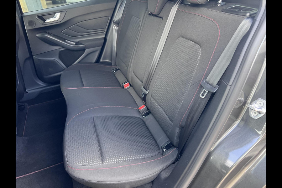 Ford FOCUS Wagon 1.0 EcoBoost Hybrid ST Line X Hybrid ST Line X 155pk Automaat | Driver Assistance Pack | Trekhaak afneembaar | AGR stoel | 18 inch Lichtmetaal | Winterpack | Bang&Olufsen | Elektrsiche achterklep