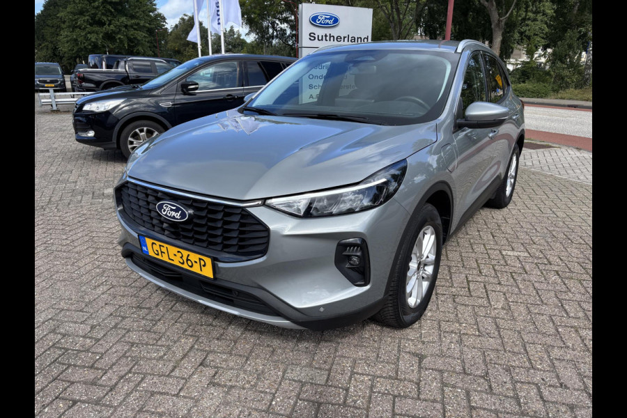 Ford Kuga 2.5 PHEV Titanium 243pk | Nieuw model | Wegklapbare trekhaak | Camera | Navigatie | Cruise control | 2.100 kg trekgewicht