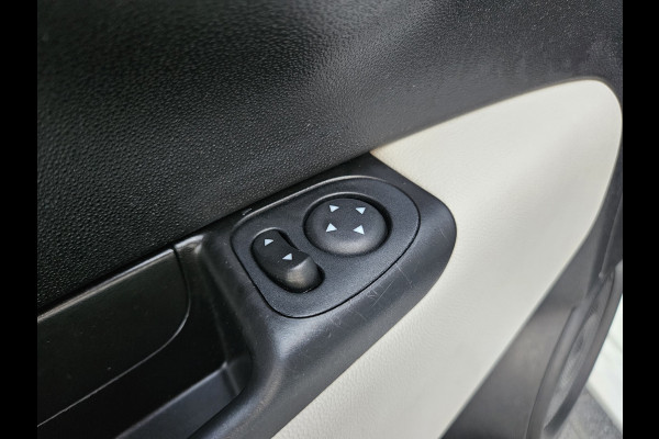 Fiat 500 1.2 Rockstar Cabrio! Automaat! Leuke/Nette Auto! Xenon! Leer! Airco/Clima! Cruise Control!