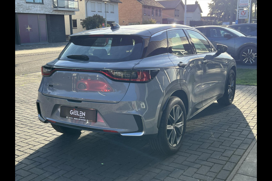 Lexus LBX 1.5 Hybrid Elegant Black Edition | Tech Pack, Elektrische achterklep, Leer, Stoel + Stuurverwarming, Oktober 2025, Nieuwprijs €4
