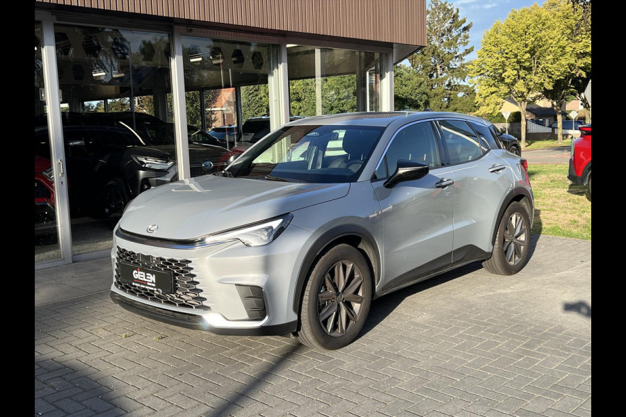Lexus LBX 1.5 Hybrid Elegant Black Edition | Tech Pack, Elektrische achterklep, Leer, Stoel + Stuurverwarming, Oktober 2025, Nieuwprijs €4