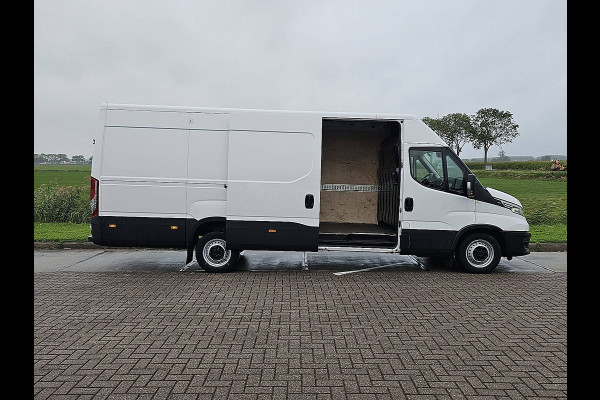 Iveco Daily 35S18HV 3.0L 410 L4H2 Cruise control, Airco, Navi, Camera, Led, Climate Control
