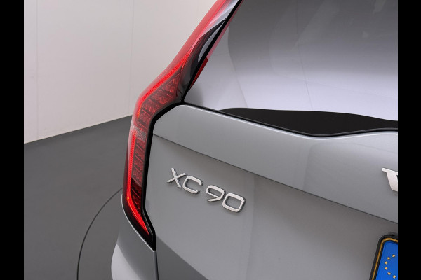 Volvo XC90 2.0 T8 Plug-in hybrid AWD Plus Dark VAN:69.900,- VOOR:67.877,- UW HERFSTVOORDEEL:2.023,- ACC | APPLE CARP. | 7. PERSOONS | PANNO. DAK | 360˚ CAMERA |