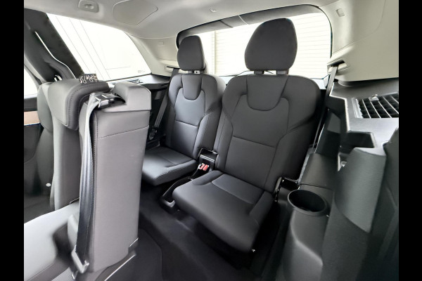 Volvo XC90 2.0 T8 Plug-in hybrid AWD Plus Dark VAN:69.900,- VOOR:67.877,- UW HERFSTVOORDEEL:2.023,- ACC | APPLE CARP. | 7. PERSOONS | PANNO. DAK | 360˚ CAMERA |