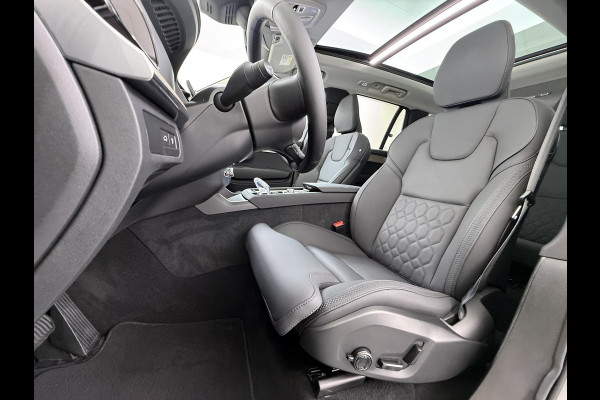 Volvo XC90 2.0 T8 Plug-in hybrid AWD Plus Dark VAN:69.900,- VOOR:67.877,- UW HERFSTVOORDEEL:2.023,- ACC | APPLE CARP. | 7. PERSOONS | PANNO. DAK | 360˚ CAMERA |