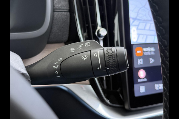 Volvo XC90 2.0 T8 Plug-in hybrid AWD Plus Dark VAN:69.900,- VOOR:67.877,- UW HERFSTVOORDEEL:2.023,- ACC | APPLE CARP. | 7. PERSOONS | PANNO. DAK | 360˚ CAMERA |