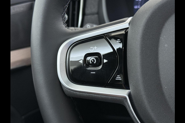 Volvo XC90 2.0 T8 Plug-in hybrid AWD Plus Dark VAN:69.900,- VOOR:67.877,- UW HERFSTVOORDEEL:2.023,- ACC | APPLE CARP. | 7. PERSOONS | PANNO. DAK | 360˚ CAMERA |