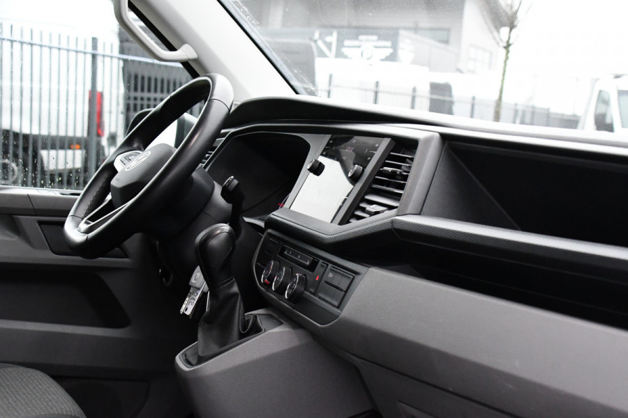 Volkswagen Transporter 2.0 TDI L2H1 30 PB Edition Highline Adaptieve Cruise, LED, Sensoren, Carplay, 150PK, Automaat, LED, Standkachel, NAVI, UNIEK!