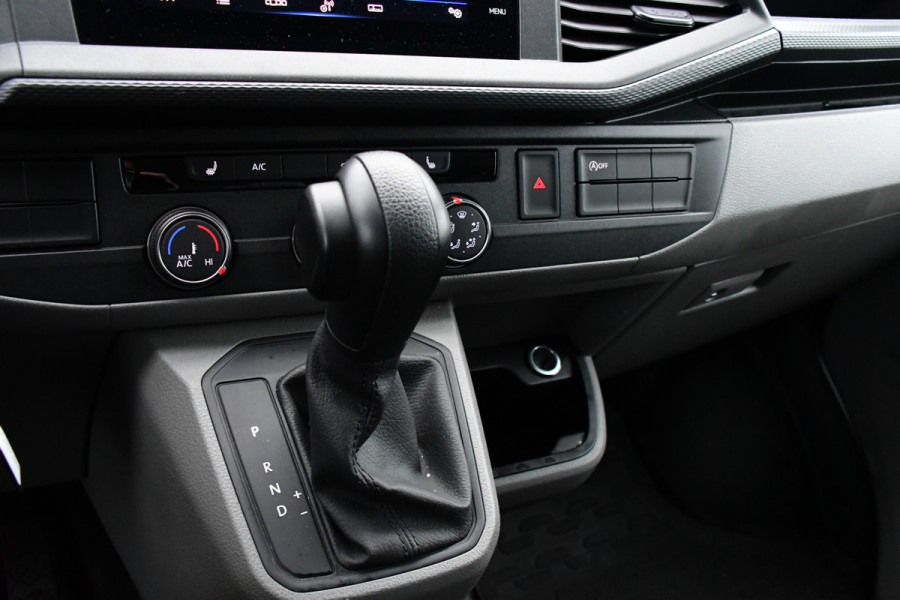 Volkswagen Transporter 2.0 TDI L2H1 30 PB Edition Highline Adaptieve Cruise, LED, Sensoren, Carplay, 150PK, Automaat, LED, Standkachel, NAVI, UNIEK!