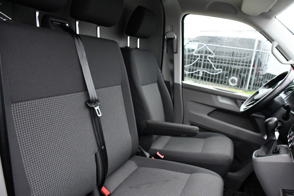 Volkswagen Transporter 2.0 TDI L2H1 30 PB Edition Highline Adaptieve Cruise, LED, Sensoren, Carplay, 150PK, Automaat, LED, Standkachel, NAVI, UNIEK!