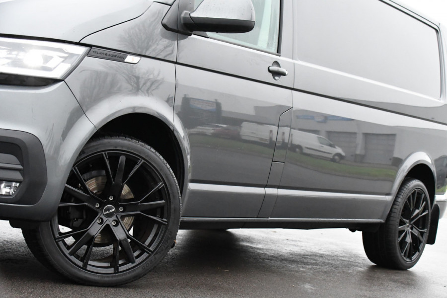 Volkswagen Transporter 2.0 TDI L2H1 30 PB Edition Highline Adaptieve Cruise, LED, Sensoren, Carplay, 150PK, Automaat, LED, Standkachel, NAVI, UNIEK!