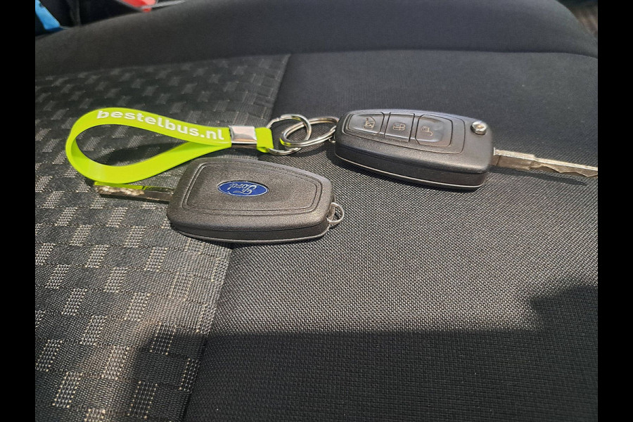 Ford Transit 330 2.0 L2H1 Open Laadbak Cruise control, Airco, Enkele cabine, 130Pk, 1e Eigenaar, Onderhouds-Historie, 3-Zits