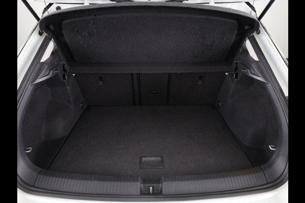 Volkswagen T-Roc 1.5 TSI Sport 150PK | Automaat (DSG) | Digitaal dashboard | Stoelverwarming | Camera