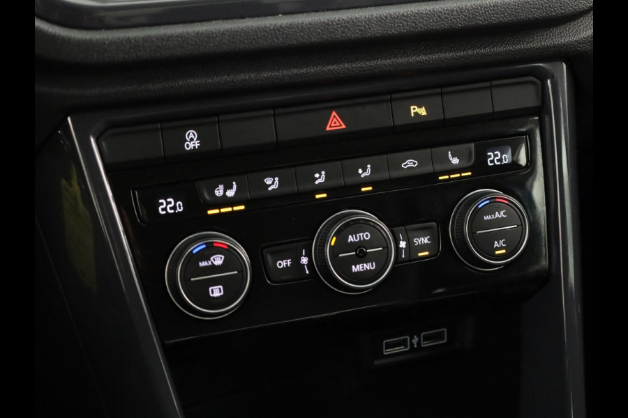 Volkswagen T-Roc 1.5 TSI Sport 150PK | Automaat (DSG) | Digitaal dashboard | Stoelverwarming | Camera