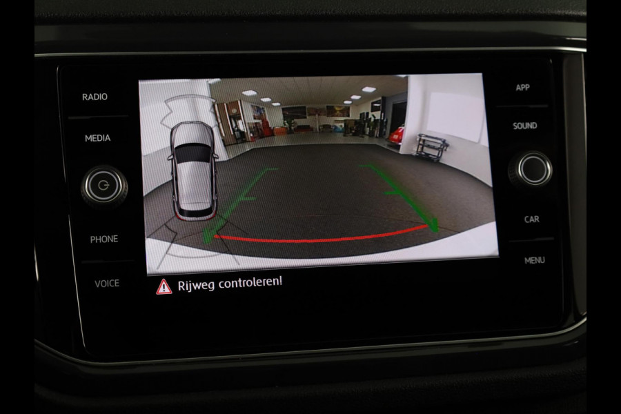 Volkswagen T-Roc 1.5 TSI Sport 150PK | Automaat (DSG) | Digitaal dashboard | Stoelverwarming | Camera