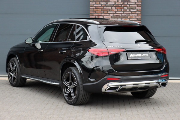 Mercedes-Benz GLC 300e 4MATIC AMG Line Premium+ | Distronic | Burmester | Panoramadak | Trekhaak | Memory | HUD | Verwarmd Stuurwiel | Surround Camera | Digital Light |