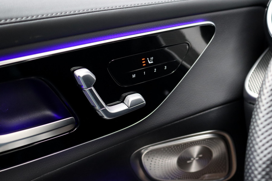 Mercedes-Benz GLC 300e 4MATIC AMG Line Premium+ | Distronic | Burmester | Panoramadak | Trekhaak | Memory | HUD | Verwarmd Stuurwiel | Surround Camera | Digital Light |