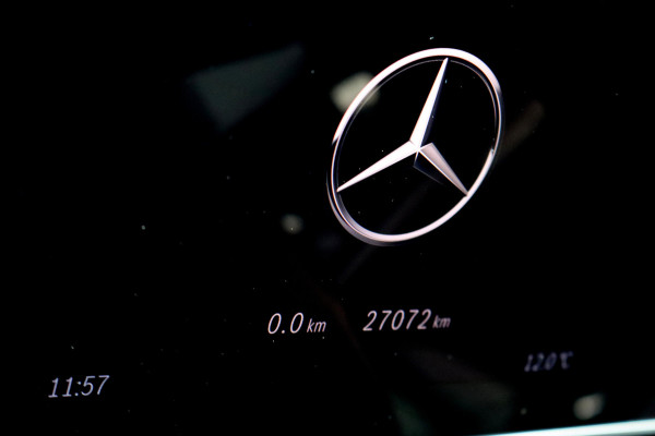 Mercedes-Benz GLC 300e 4MATIC AMG Line Premium+ | Distronic | Burmester | Panoramadak | Trekhaak | Memory | HUD | Verwarmd Stuurwiel | Surround Camera | Digital Light |