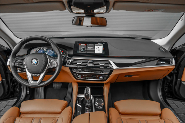BMW 5 Serie Touring 530i High Executive Luxury Pano Camera HiFi Leder ACC