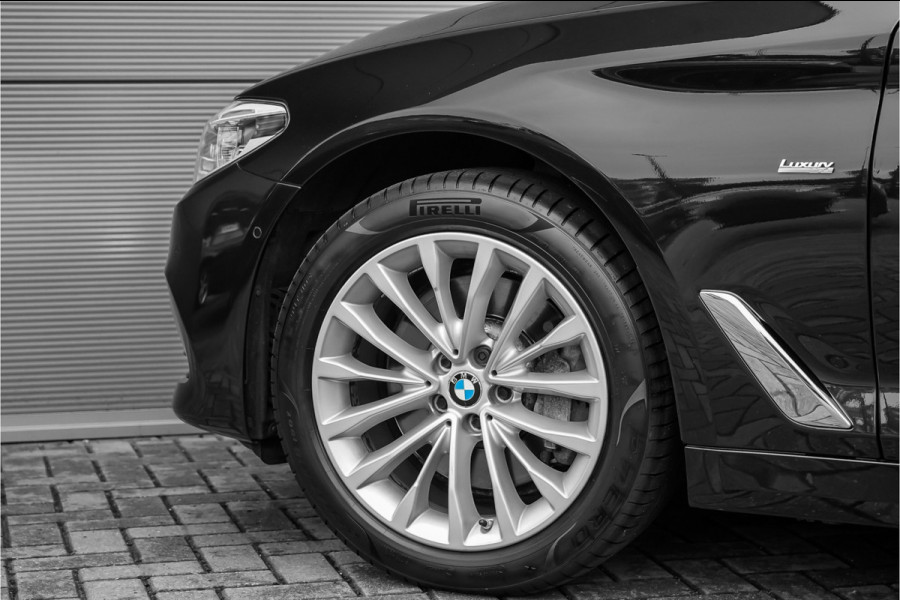 BMW 5 Serie Touring 530i High Executive Luxury Pano Camera HiFi Leder ACC