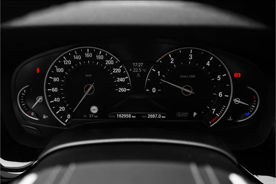 BMW 5 Serie Touring 530i High Executive Luxury Pano Camera HiFi Leder ACC