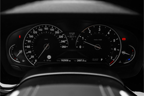 BMW 5 Serie Touring 530i High Executive Luxury Pano Camera HiFi Leder ACC