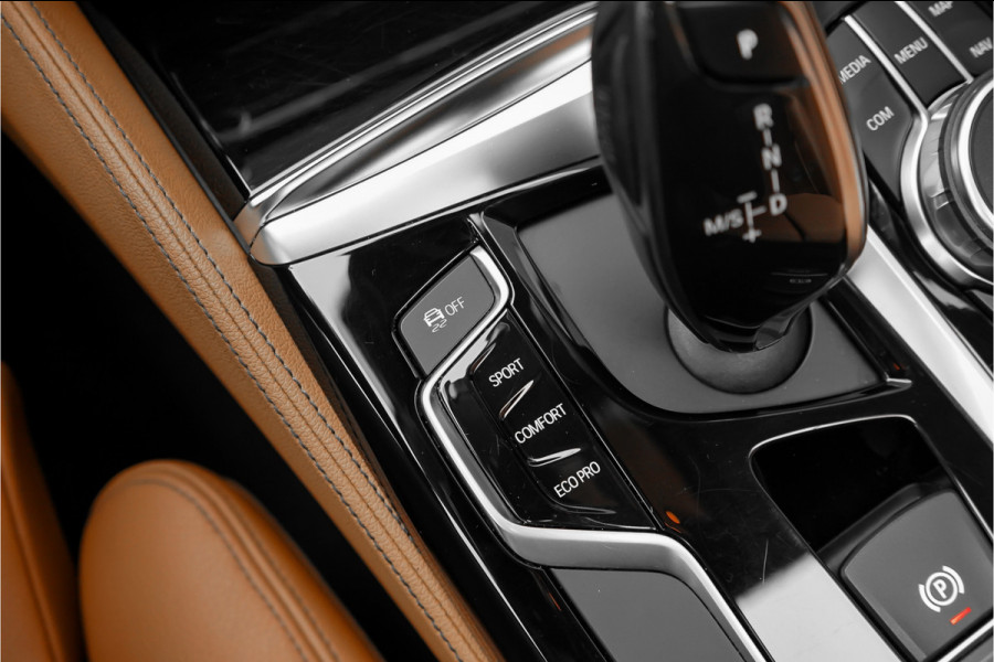 BMW 5 Serie Touring 530i High Executive Luxury Pano Camera HiFi Leder ACC