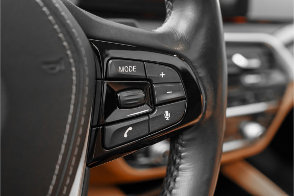 BMW 5 Serie Touring 530i High Executive Luxury Pano Camera HiFi Leder ACC