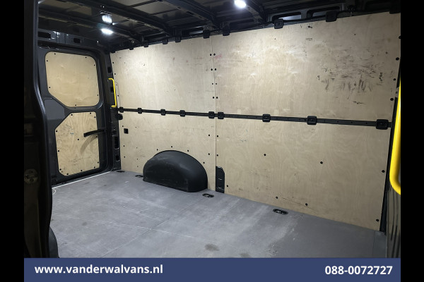 Volkswagen Crafter 2.0 TDI L3H2 L2H1 Euro6 Airco | 2500kg Trekhaak | Parkeersensoren Bijrijdersbank