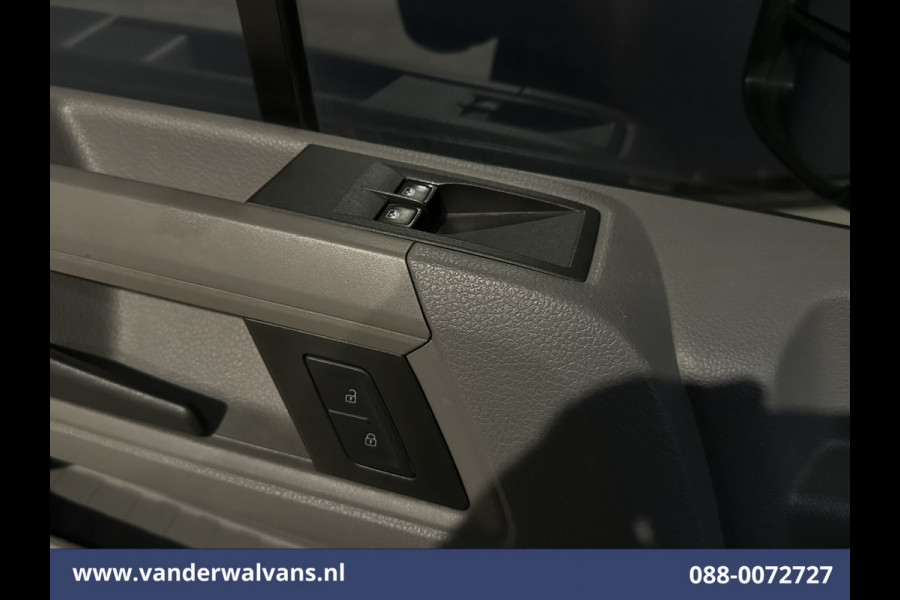 Volkswagen Crafter 2.0 TDI L3H2 L2H1 Euro6 Airco | 2500kg Trekhaak | Parkeersensoren Bijrijdersbank