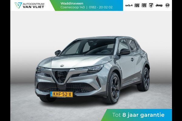 Alfa Romeo junior Elettrica Speciale 54 kWh | Techno Pack | Warmtepomp | Verwarmbare Voorruit | Arese Silver