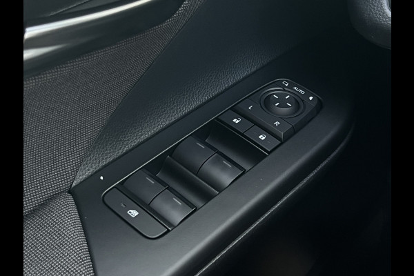 Toyota C-HR 2.0 Plug-in Hybrid 220 Team D | ACC | Matrix LED | Elek klep | Carplay